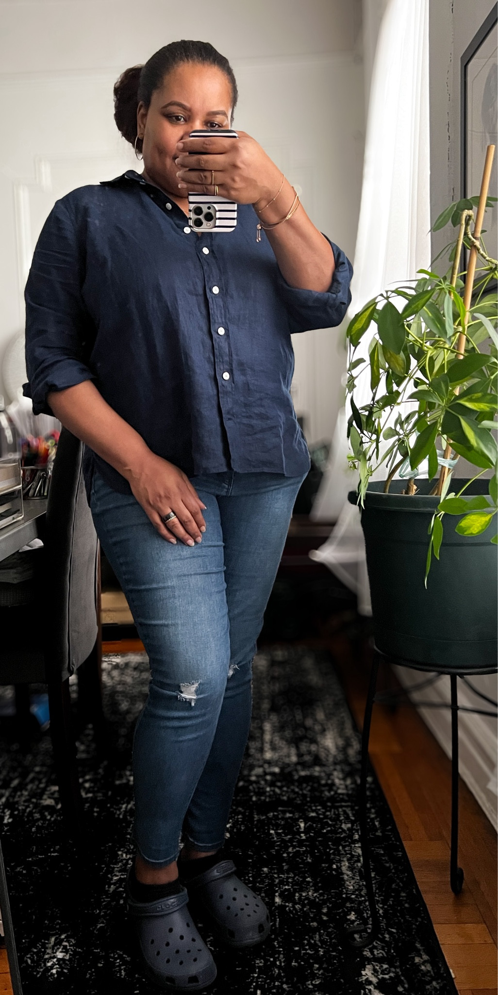 Living in linen from J Crew this summer. When I'm working from home, a button down gives me a bit more structure which helps me focus. 🙃 #ltkover40 #ltkworkwear #LTKfindsunder50 

#LTKStyleTip #LTKMidsize #LTKSeasonal