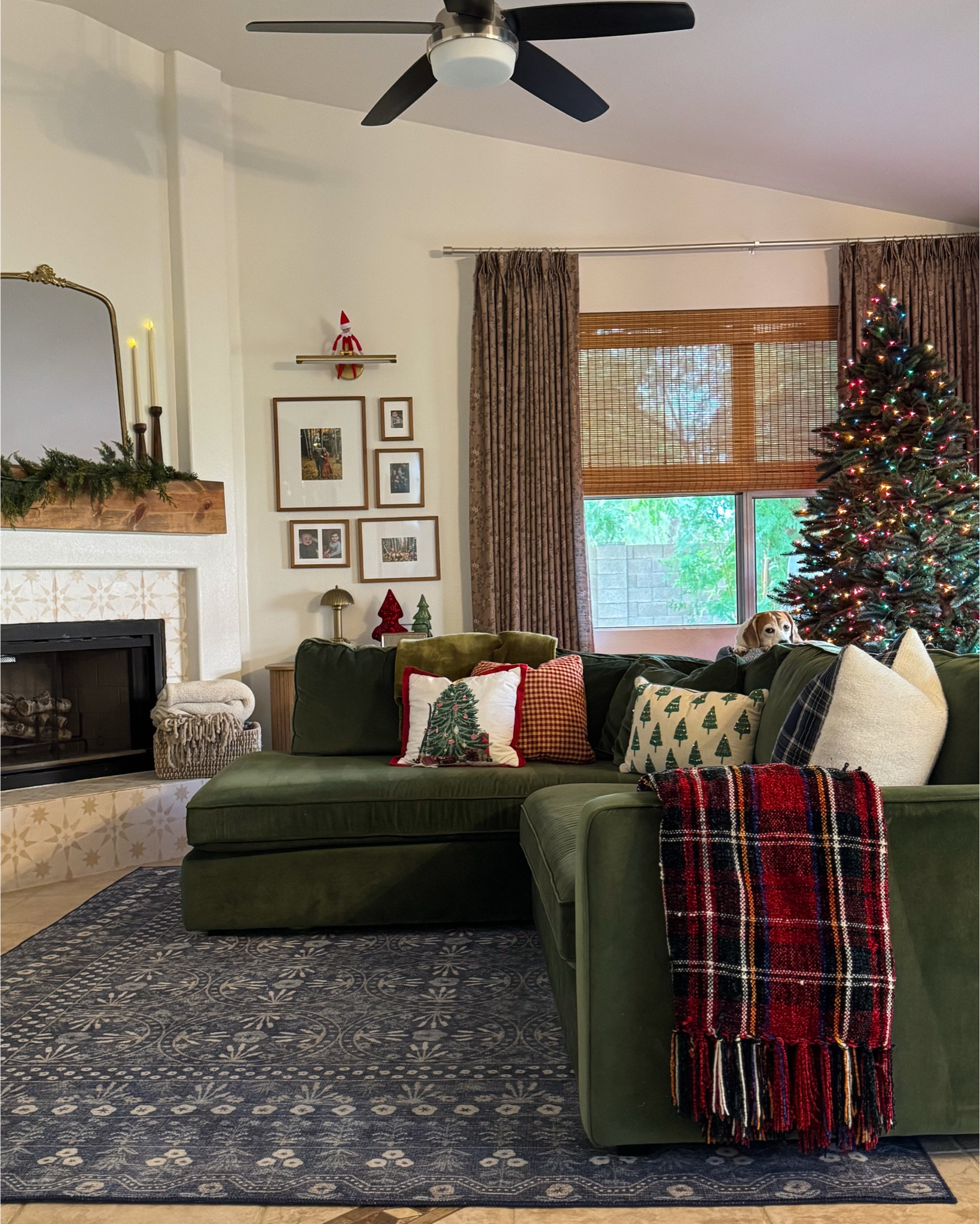 christmas decor. living room. christmas living room decor. christmas home. 90s christmas decor. traditional christmas decor. 

#LTKHoliday #LTKHome #LTKdayinmylife