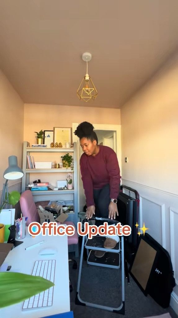 Yes, it’s not straight 🤪 not much is in this house tbh 🤣😂🤣 but we move lol

Here’s the light shade and bulb installed in my home office ✨it was pretty fiddly y’know and I did have to next day delivery the damn things that hold the shade on cos half of them are missing in the house 🤦🏾‍♀️

Anyway, what d’you think?!

Feel like it’s giving Goddess Complex @Pinterest UK

Full tour ie 360 swivel from one spot in the room coming soon 😘🥰

#homeoffice  #decor  #goldaccents  #loughton  #essex #office  #newhome  #roommakeover  #lights  #amazonfinds #amazonuk  #roomdecor  @Dunelm @Amazon Influencer Program  #organisation  #lighting #officemakeover  #homeowner  #interiorinspo  #homefinds #goddesscomplex 



#LTKeurope #LTKuk #LTKhome