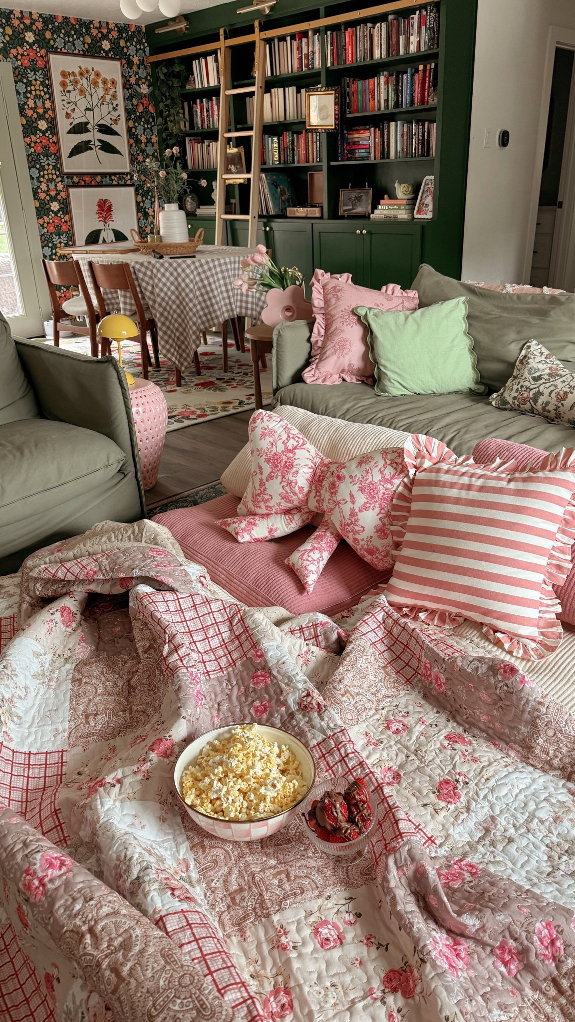 Cozy movie night set up 🌼🌷
