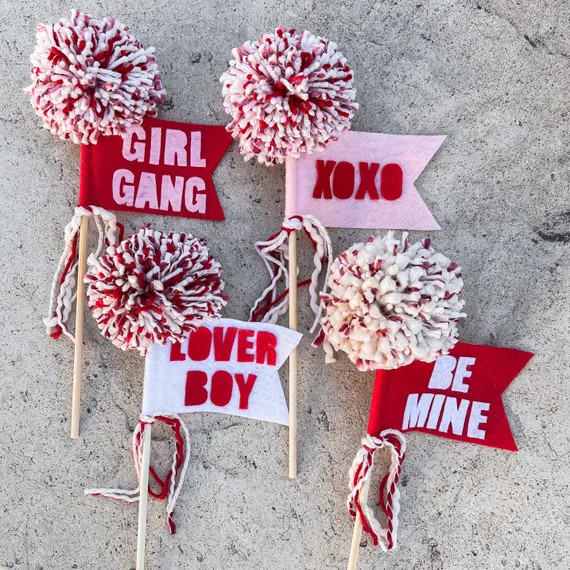 Valentine's Day Felt Pennant Wand | Etsy Canada | Etsy (CAD)