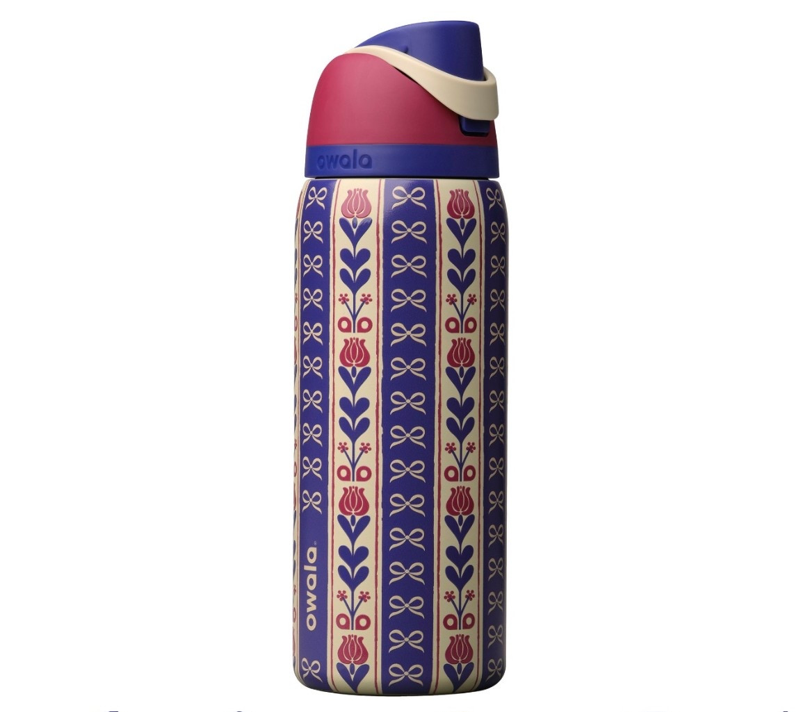 It’s out! Owala’s Holiday Collection is now out! How cute is this design? I would honestly love to collect all of them!


#owala #owalaholidaycollection

#LTKGiftGuide #LTKHoliday #LTKSeasonal