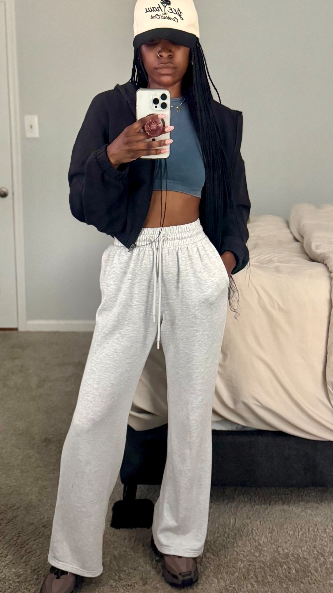 Not mention, Spring football season is among us. So back to team-mom duties.

#footballmom #sportsmom #momlife #teammom

#LTKootd #LTKmomlife #LTKActive