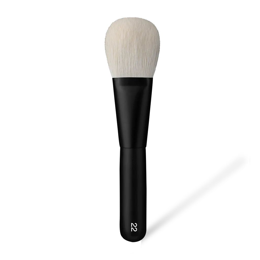 sumptuous & luxurious,
the flagship bronzer brush. | Rephr