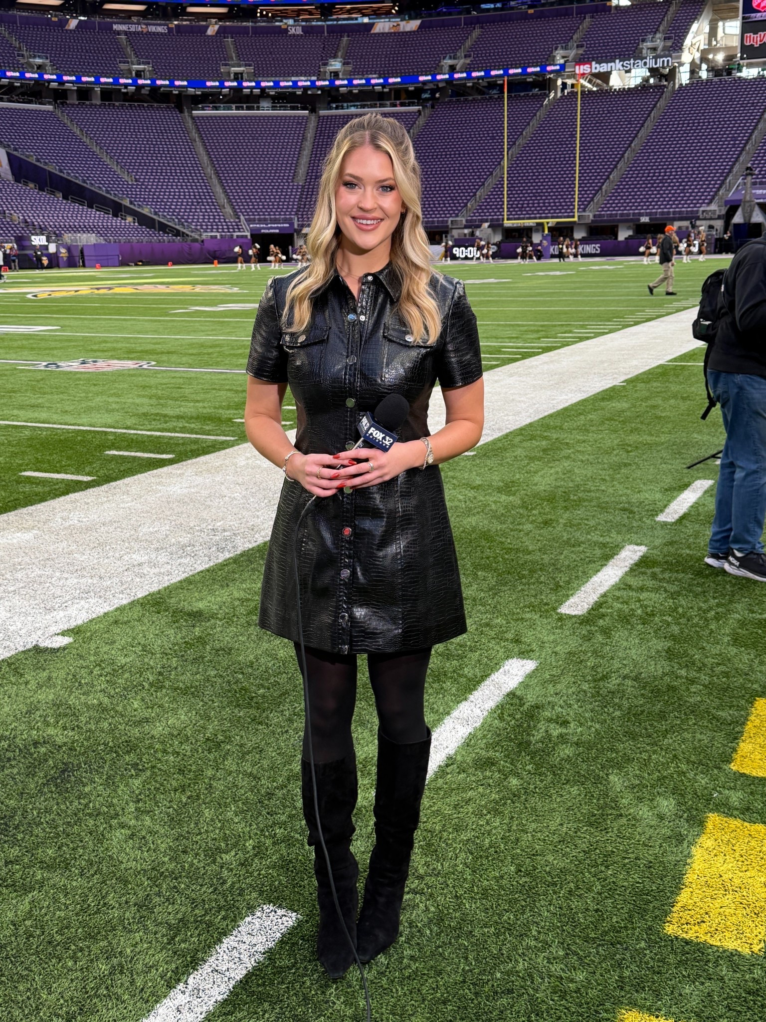 Week 11 Gameday Fit

Leather Croc Dress: Toccin
Boots: Sam Edelman

Holiday fashion, leather dress, knee high boots, ootd, fall fashion, outfit inspo, little black dresss

#LTKHoliday #LTKSeasonal #LTKWorkwear