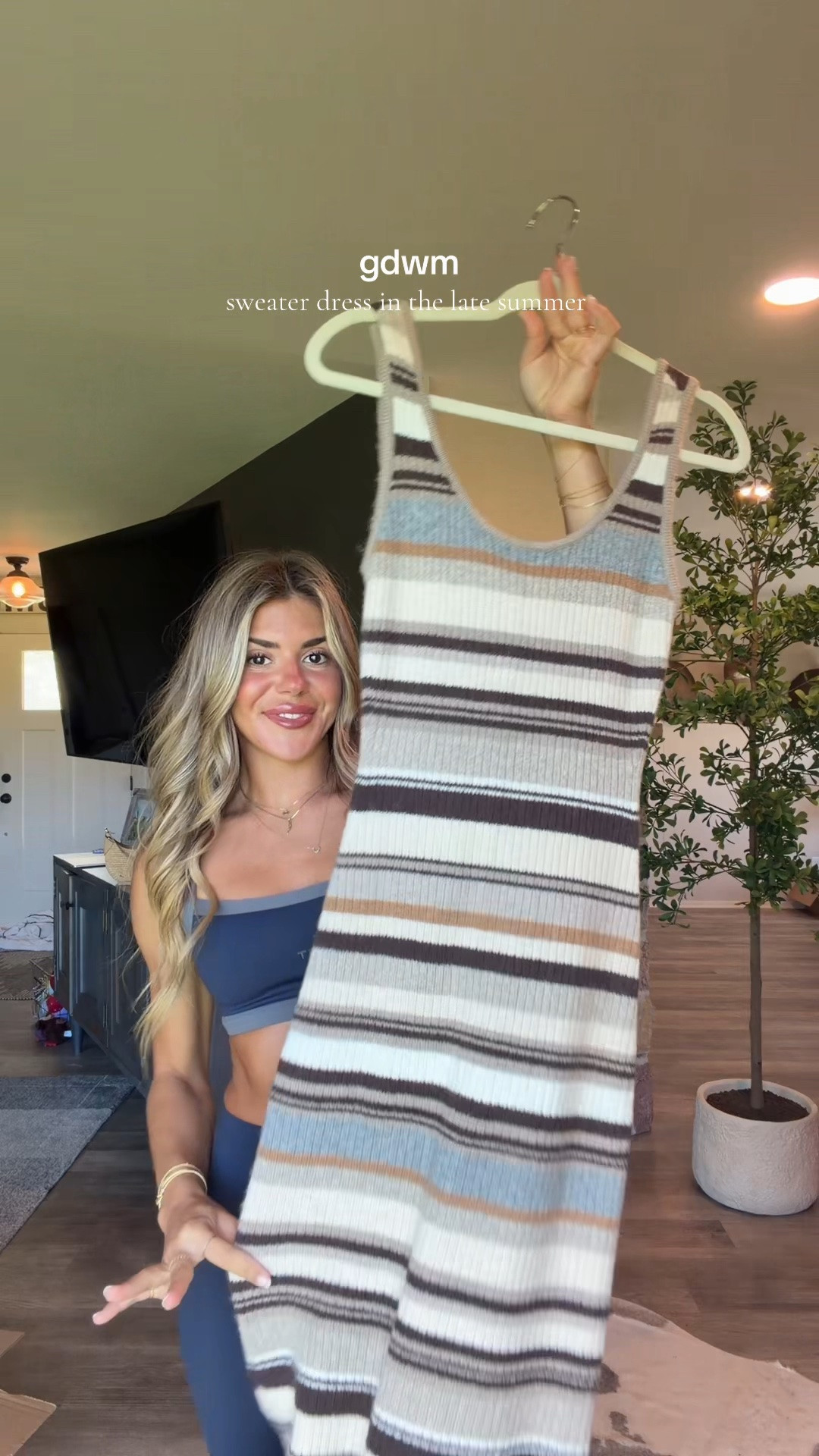 wearing an xxs in the dress!! it’s veryyyy stretchy!!