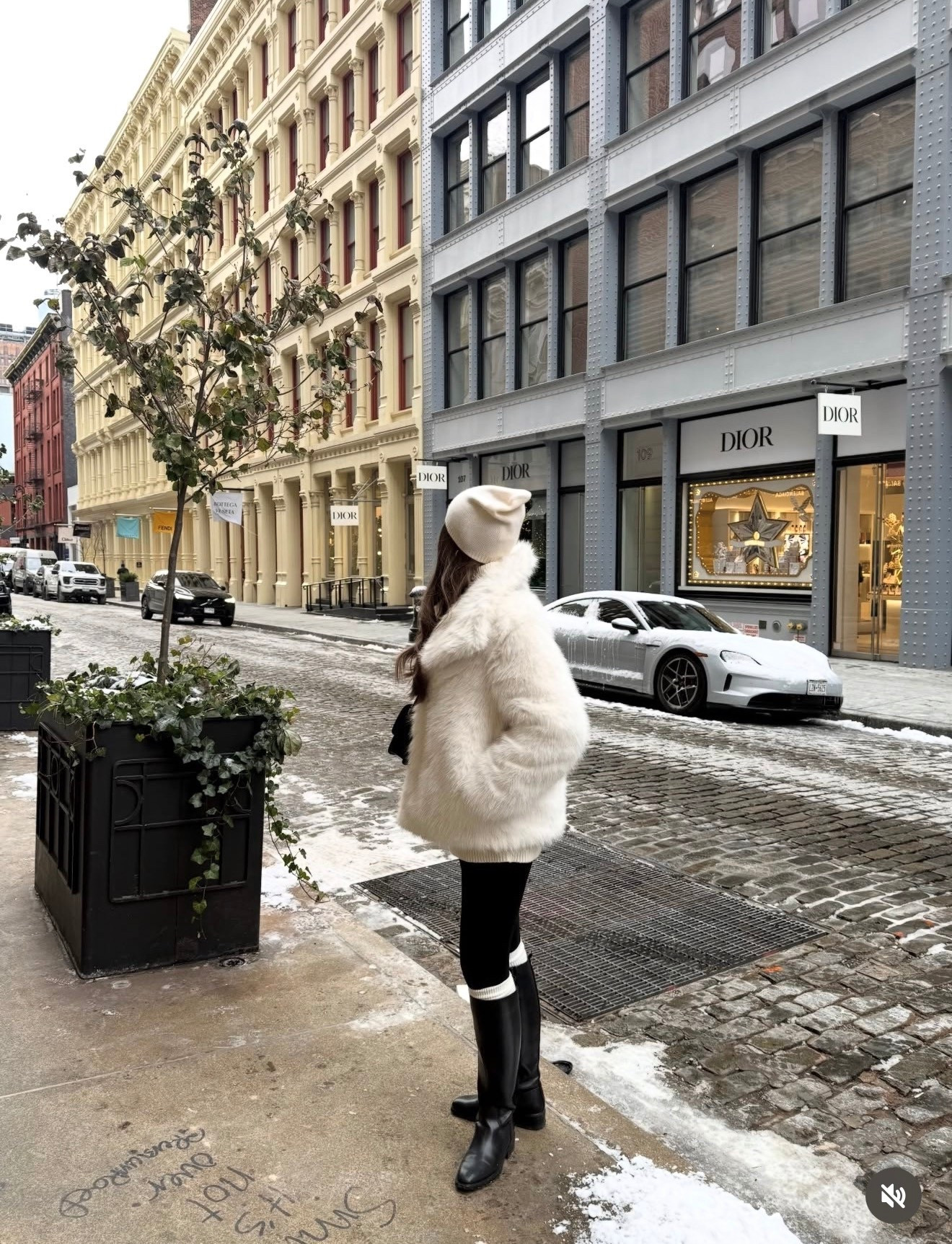 Fur coat ootd 

#LTKSeasonal #LTKmorningroutine #LTKvlog