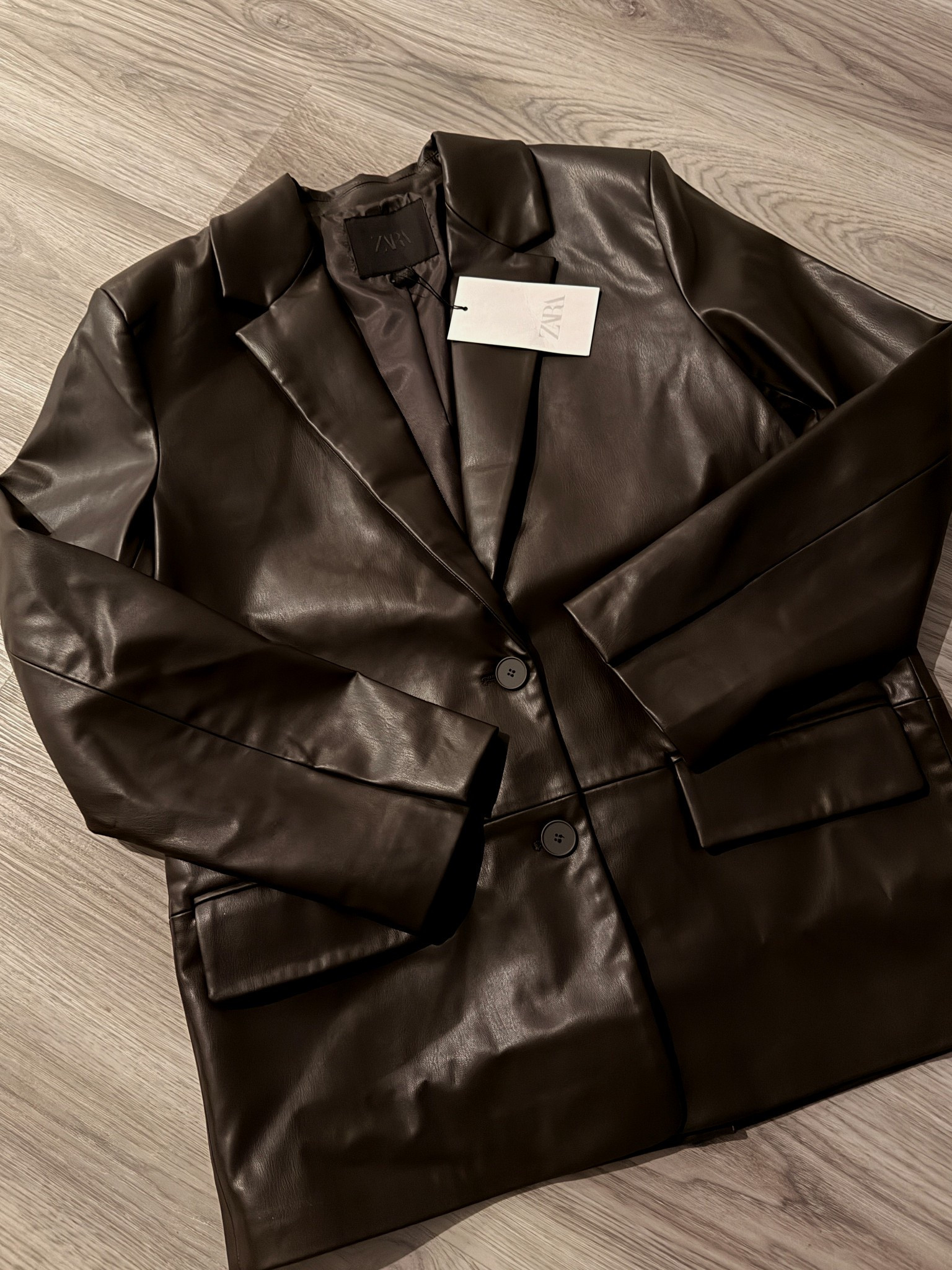 Zara leather straight fit blazer
Size:M
Color: chocolate

#LTKgrwm #LTKTall #LTKootd