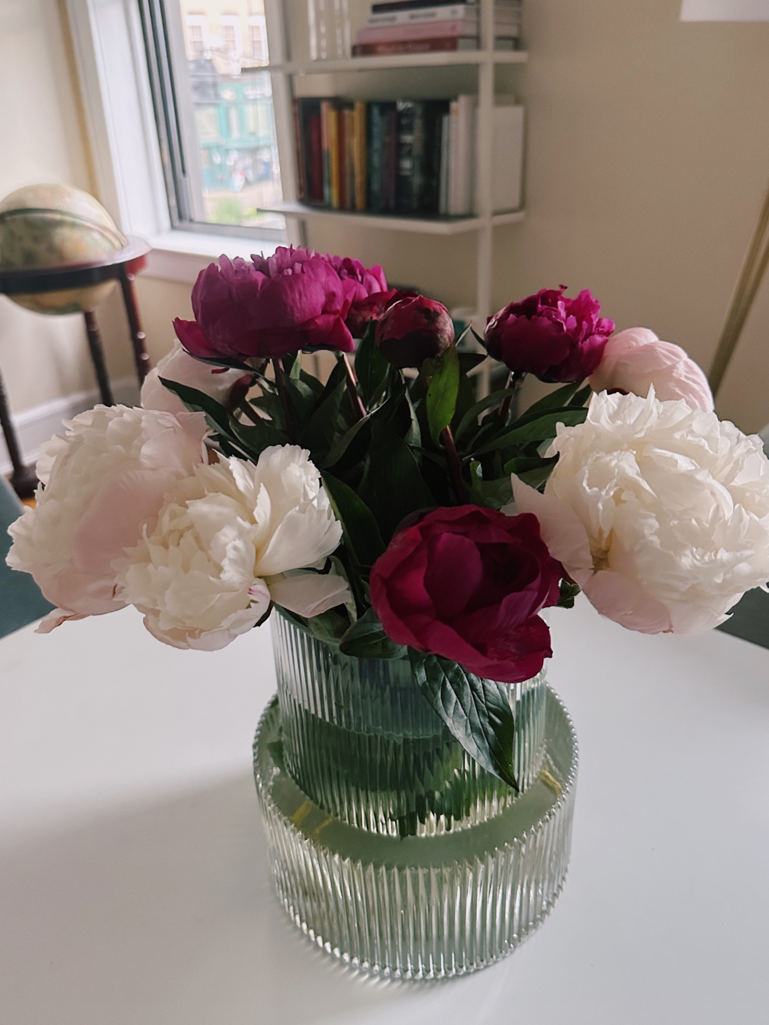New vase from H&M home! Super pretty, huge and under $40 



Home. Floral. Flowers. Vase. Home decor. Decorations. Glass. Scent piece. Affordable home  

#LTKhome #LTKunder50 #LTKsalealert