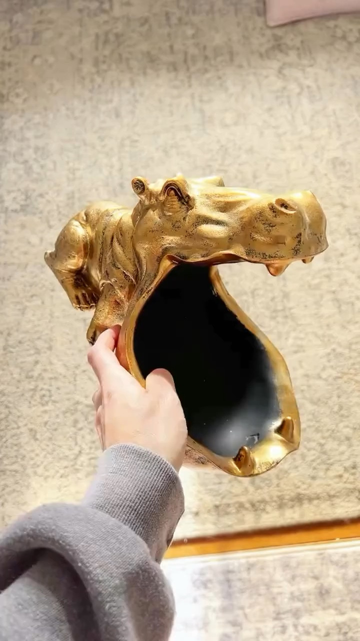 Comment “shop” and I’ll send you all the details! 
My little happy hippo bowl
#dopaminedecor #dopamineboost #homedecor #happyhome #springdecor