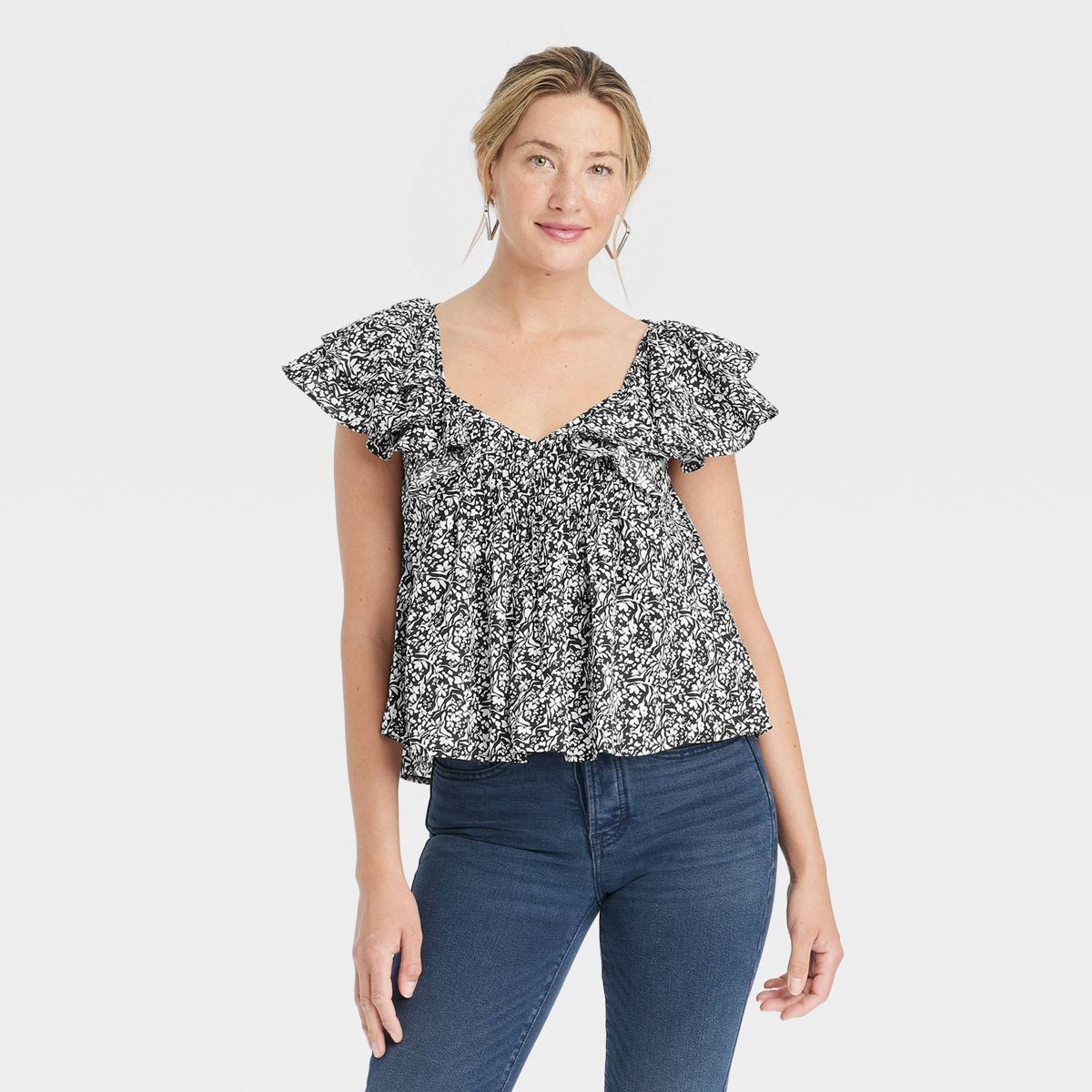 Women's Ruffle Short Sleeve Blouse - Universal Thread™ Floral | Target