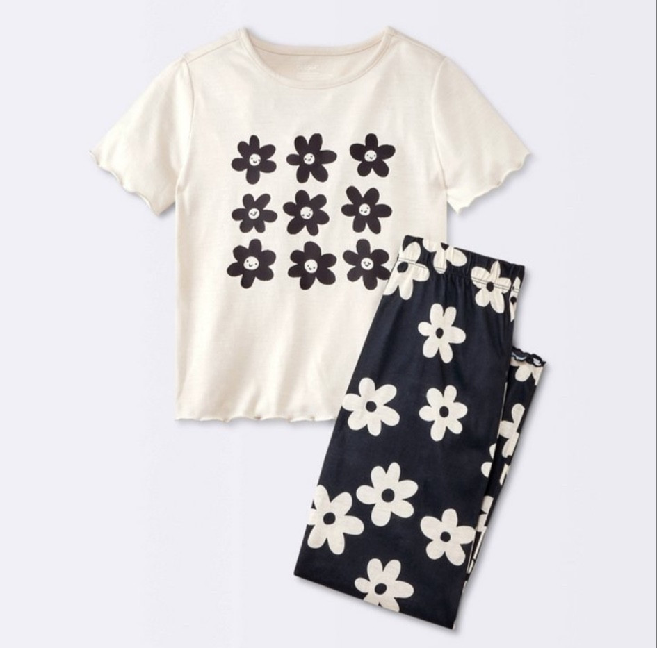 Super cute girls Pj set from Target for only $10!

#LTKFindsUnder50 #LTKKids #LTKFamily