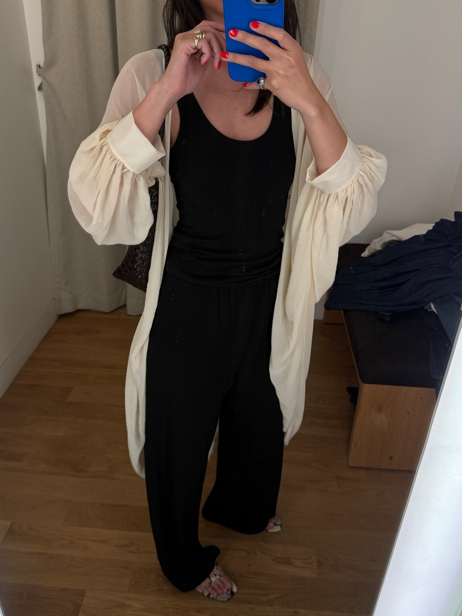 M/l cape, small pants, xs tank