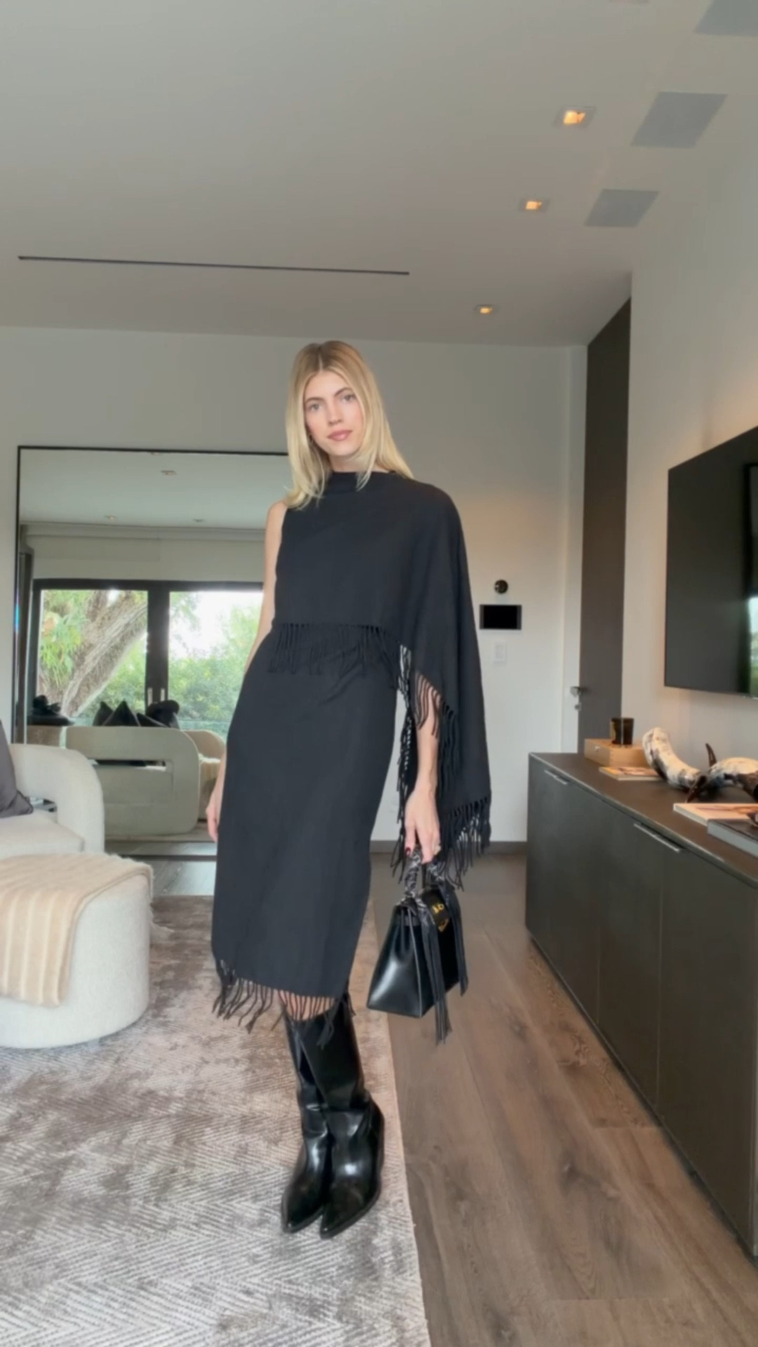 I love a fringe moment 🖤

#LTKootd #LTKgrwm