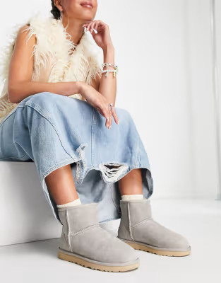 UGG - Classic Mini II - Laarzen in geitkleur | ASOS (Global)