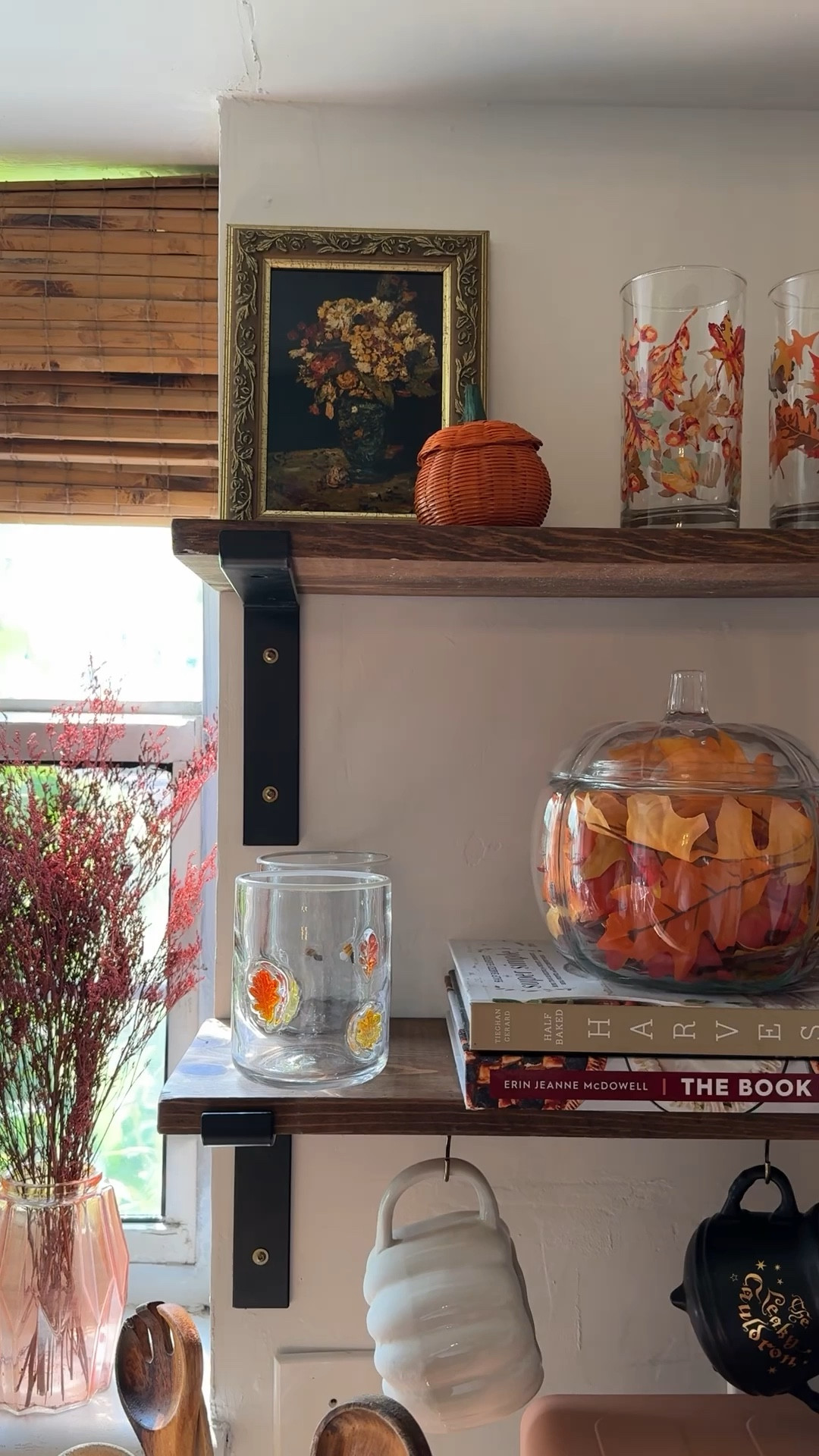 Fall open shelves styling ✨

