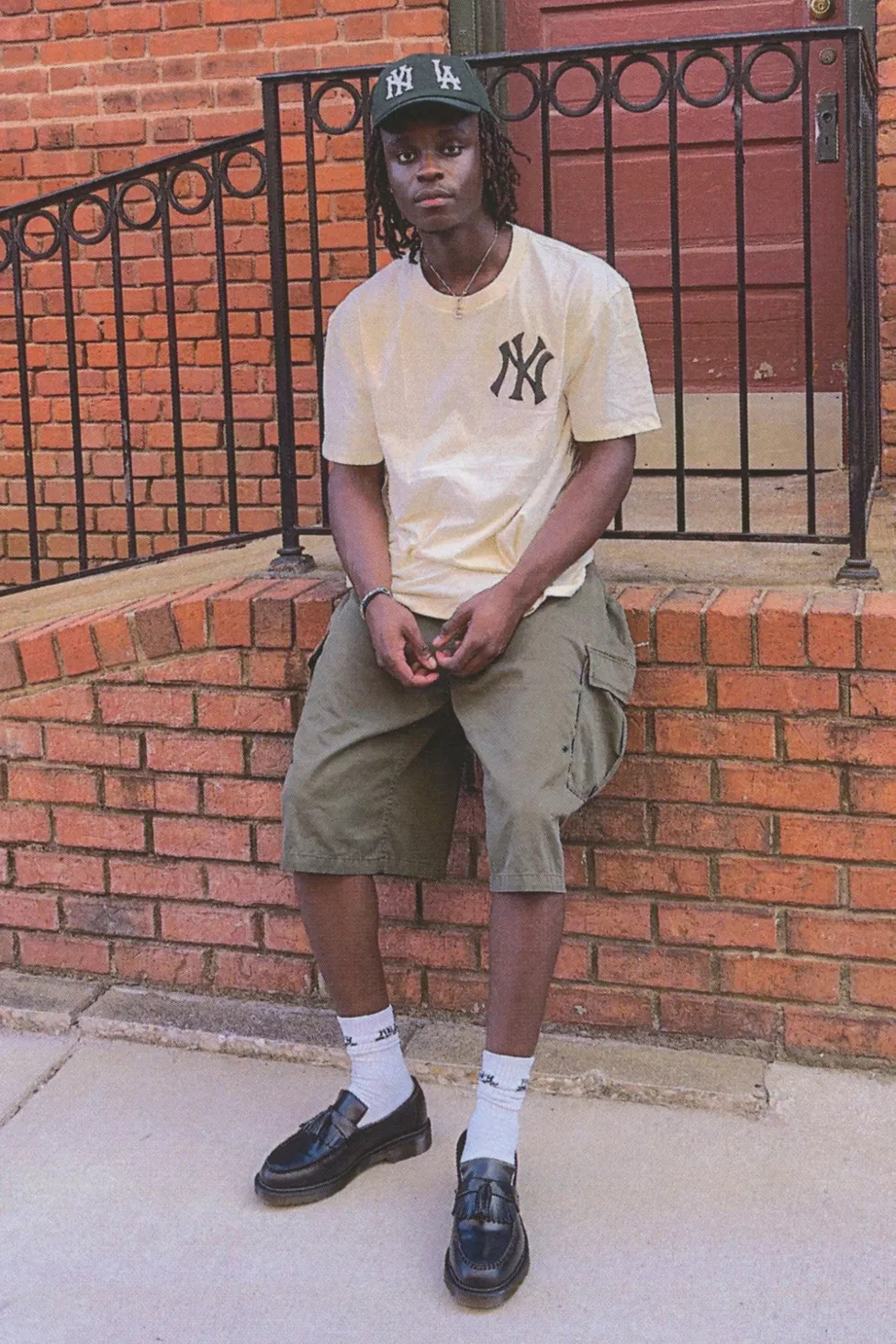 Pro Standard New York Yankees MLB Essential Logo Tee | Urban Outfitters (US and RoW)