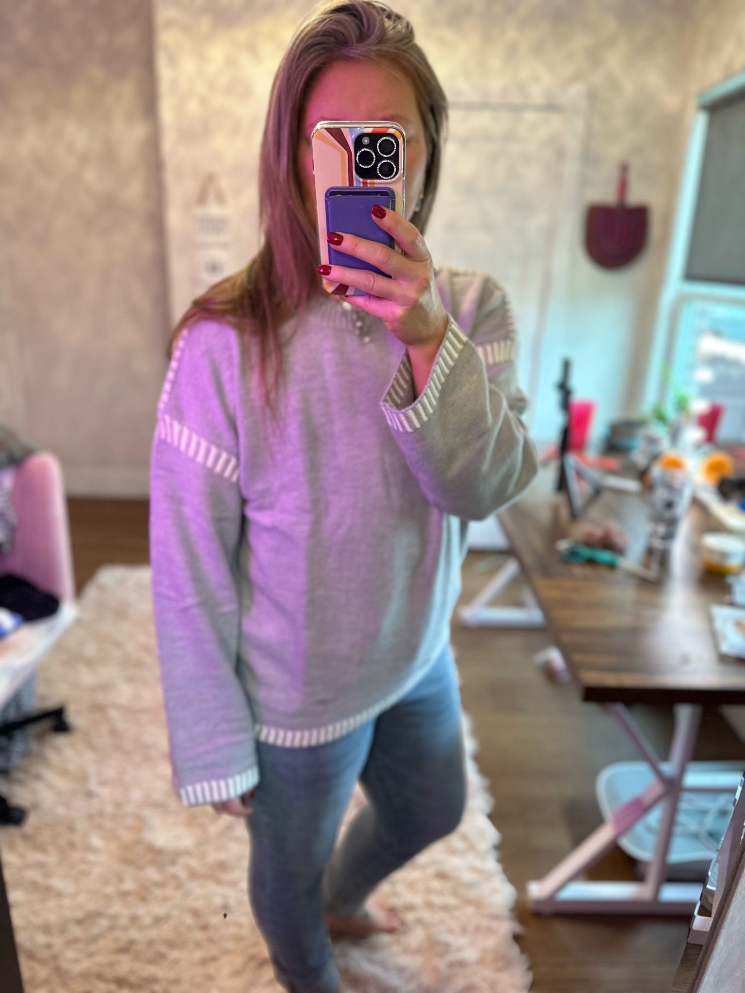 Gray and white long sleeve sweater 

#LTKMidsize #LTKSeasonal #LTKFindsUnder50