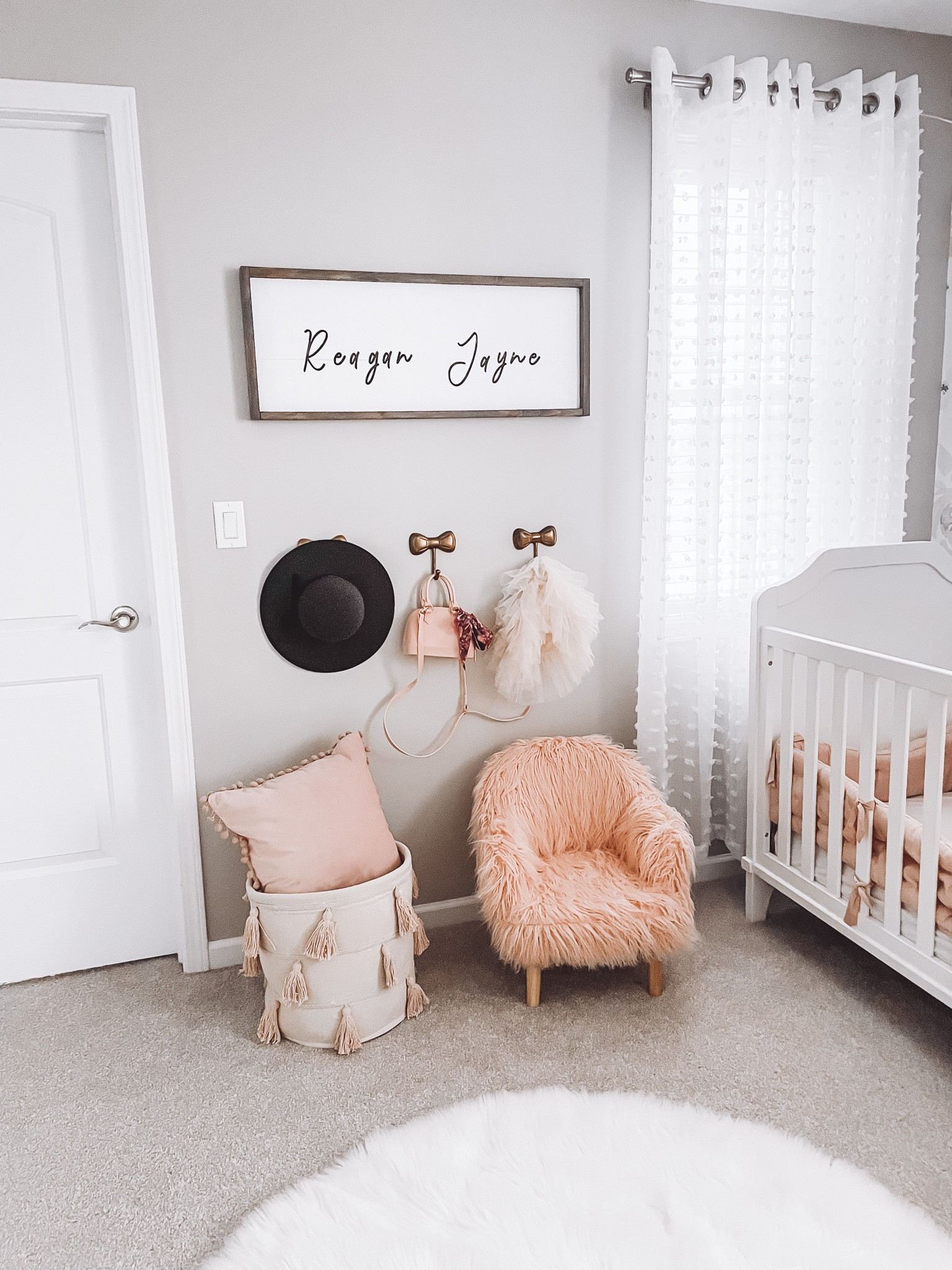Loving the nursery addition! These bow hooks 🫶🏼🥺