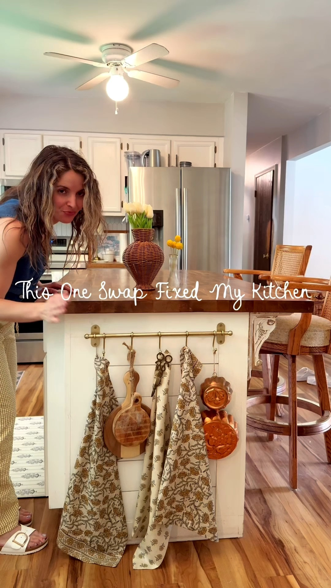 This one swap completely changed the feel of my kitchen. I swapped out a basic bar for this antique brass rail with hooks and it instantly made everything feel warmer, more collected, and honestly… more expensive. It’s functional but still looks like decor, which is exactly what I’m always trying to find.

#ltkhome #ltkdecor #cozykitchen #vintageinspired #collectedhome #kitcheninspo #neutralhome