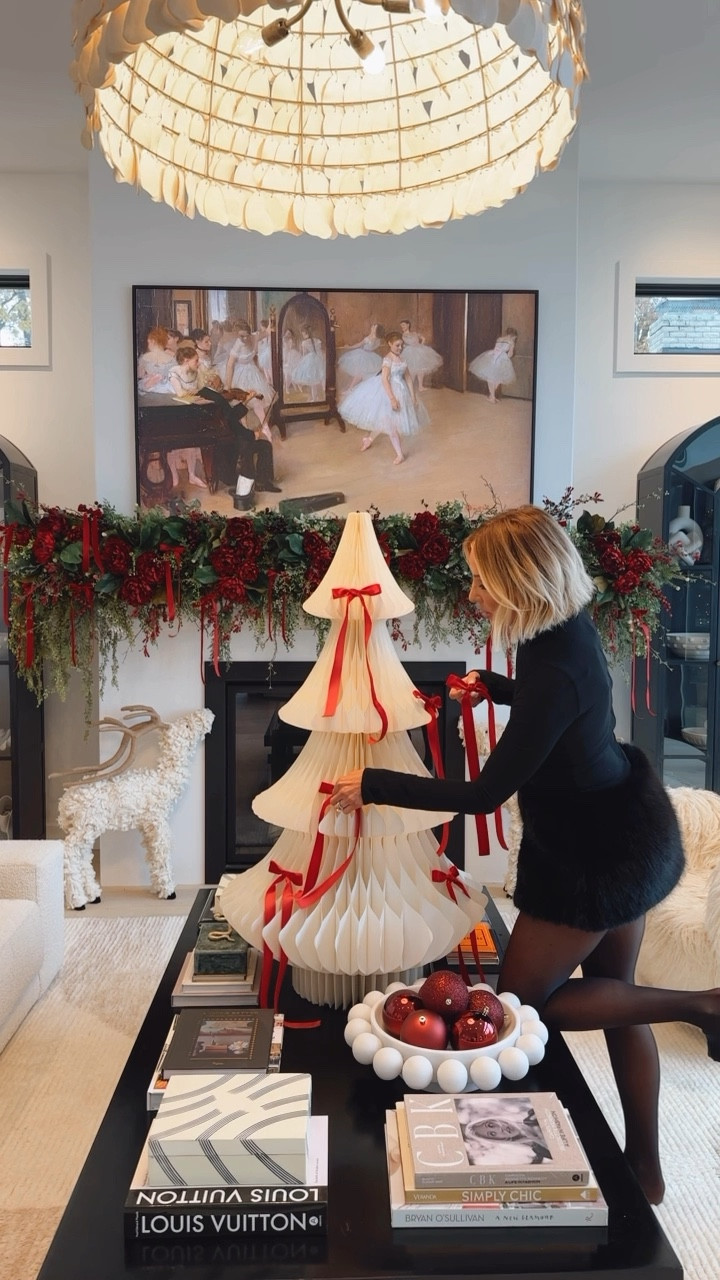 Decking the halls ❤️✨ 