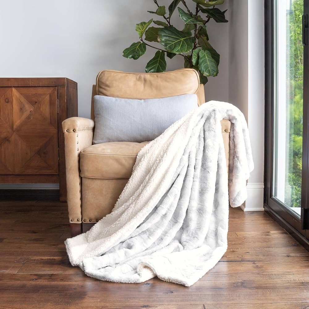 Linen Market Beddings -Luxurious Faux Fur Throw Blanket - 50"W x 60"L - Crafted with Soft Cozy Ya... | Amazon (US)