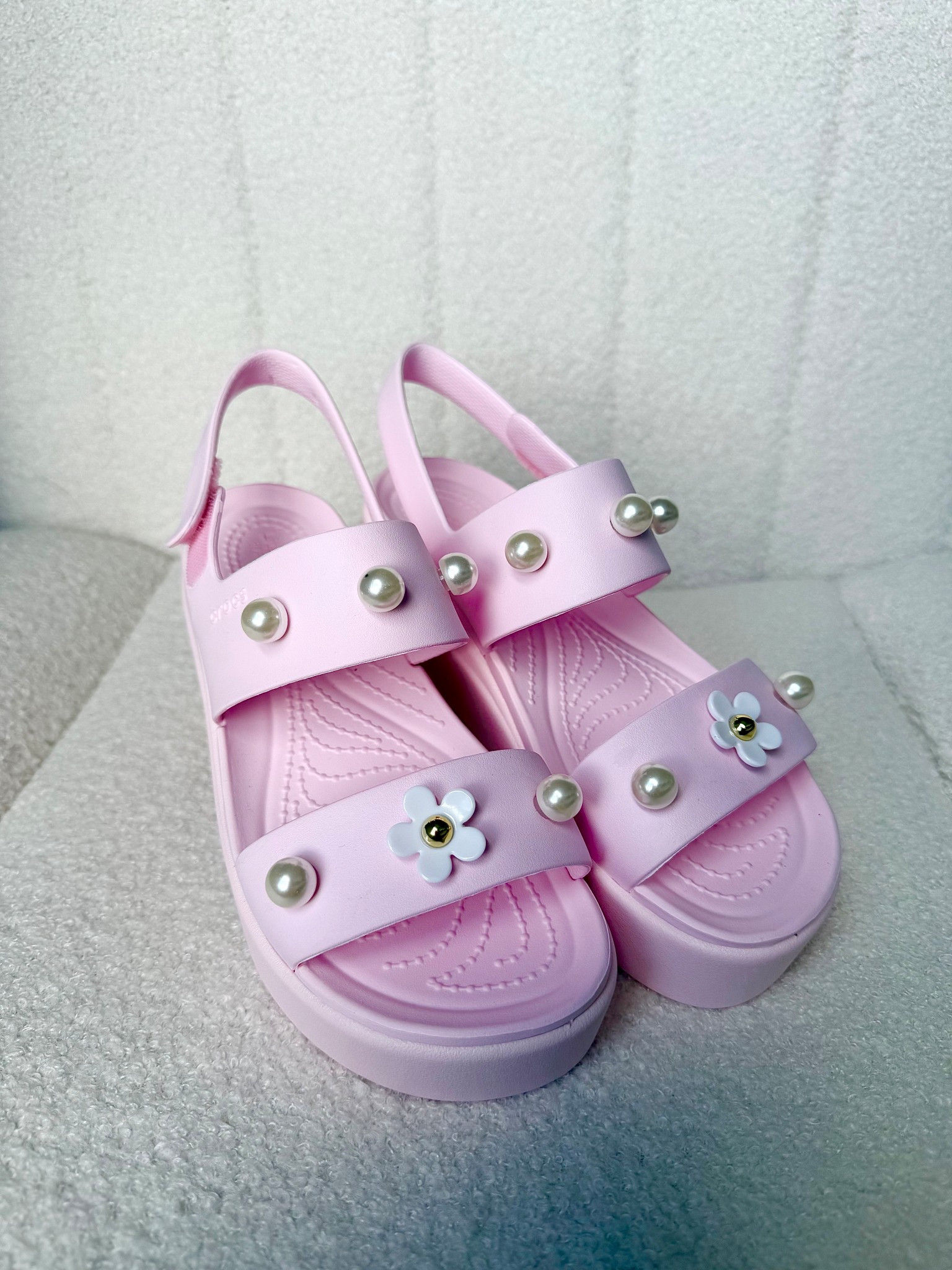 Obsessed is an understatement!
These sandals are selling fast and I totally get why! Perfect for spring + summer!☀️🌸Find them now on my LTK! 🥰
#LTKFinds #LTKKidsStyle #MommyMustHaves #ToddlerOOTD #InMyCart #LTKDeal #MomHack #SpringFavorites #ToddlerLife #MomApproved