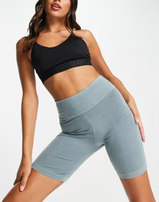 Reebok natural dye legging shorts in powder blue | ASOS (Global)