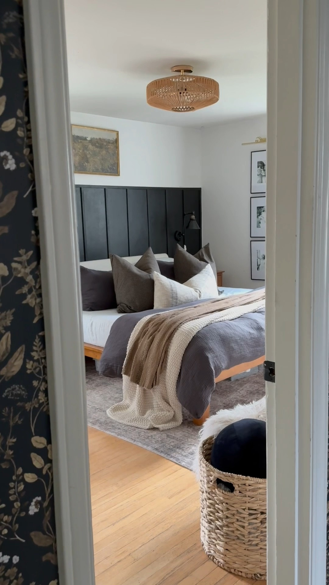 The perfect moody bedding does exist 🫶🏼

And if you’re a new customer you can use my code: INFG-25DIJULIOHOME10 
and you’ll will receive 10% off your purchase!