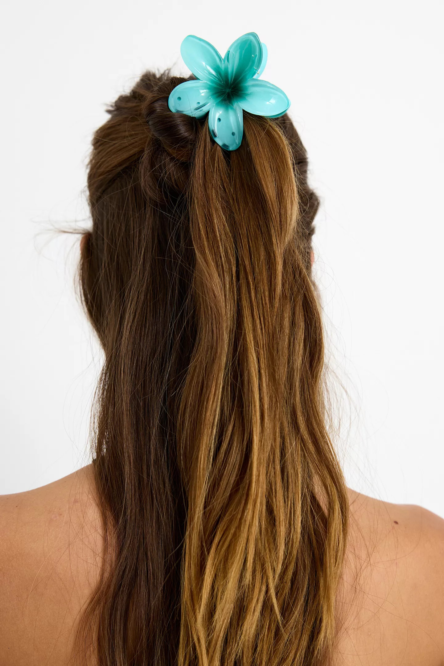 Flower hair clip | PULL and BEAR UK