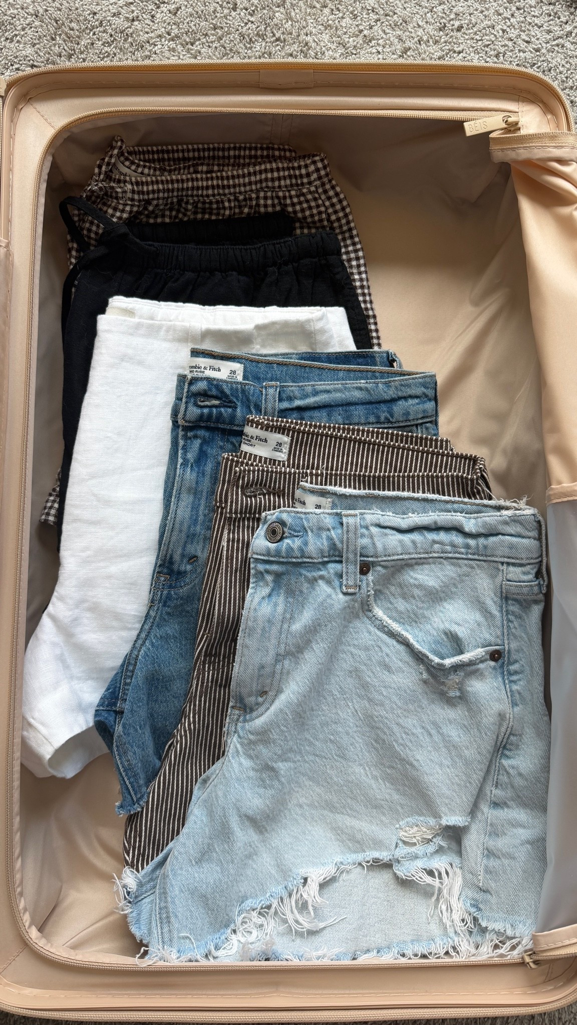 @abercrombie shorts I’m taking to the beach. Last day to use code AFSUMMER to save 

I wear a 28 in the midrise a-line 
Medium in pull on shorts 
27 would have fit better in linen shorts 

5’7 • 145lbs

#LTKTravel
