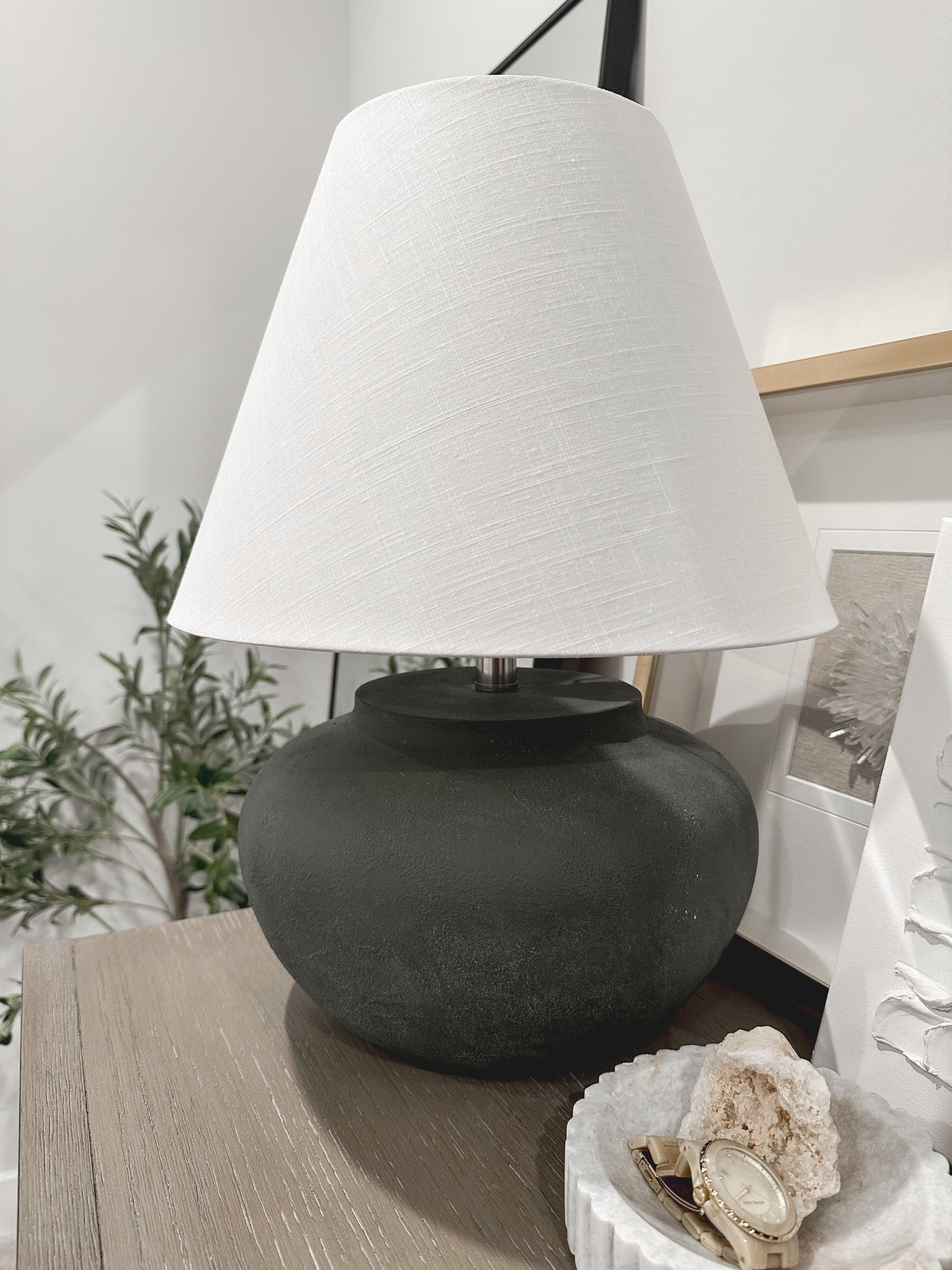 Stunning lamp score

Crystal: portandpenny.com

#LTKFind #LTKstyletip #LTKhome