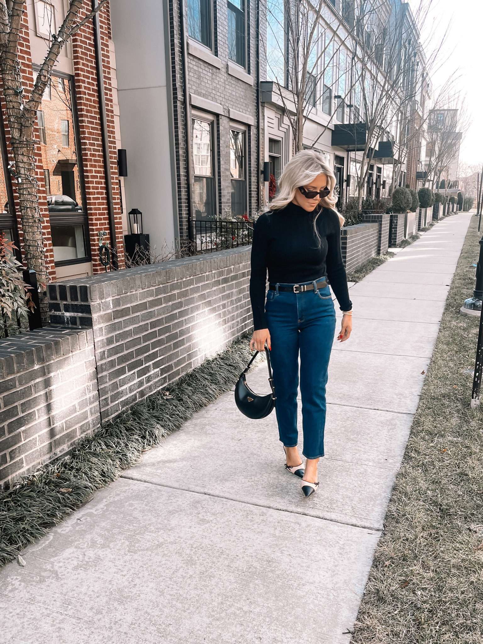 The best jeans on major sale today! I love the dark wash of these. I wear the 27 regular in these, but if you are taller than 5’3” I would do the long fit because they are ankle jeans and shrink a bit in the wash! On sale now for 25% off and an additional 15% off with code DENIMAF




#LTKstyletip #LTKfindsunder100 #LTKsalealert
