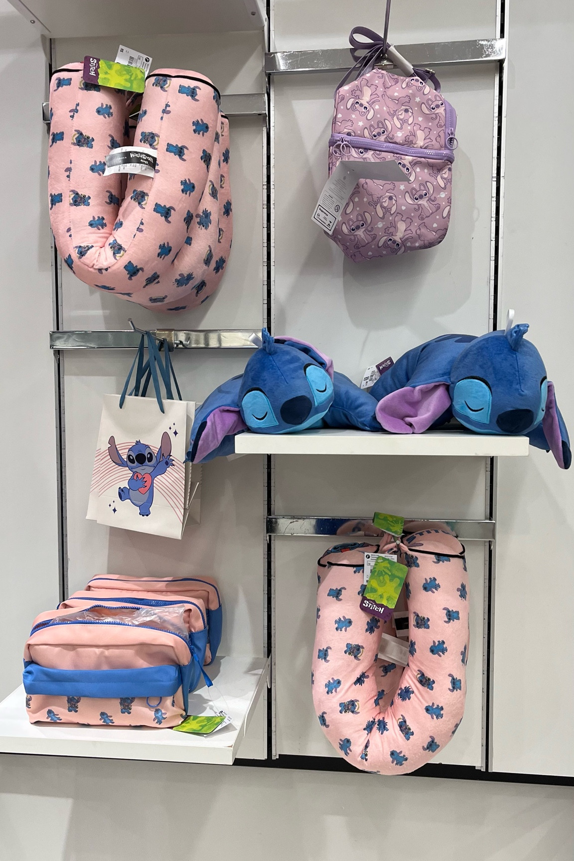 Para as amantes do Stitch, igual a mim, a Renner arrasou nessa coleção aquiii 🥹😍

#LTKstyletip #LTKbeauty #LTKbrasil