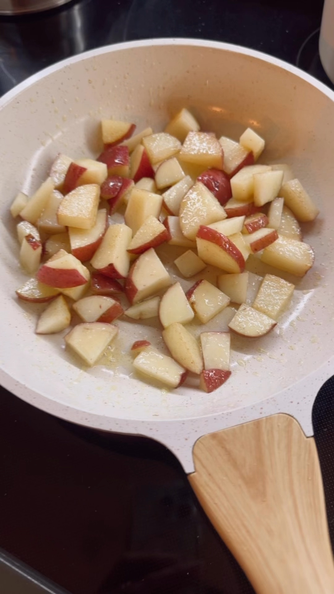 Achieve a chef-style experience with this amazing nonstick pan.

#LTKHome #LTKMostLoved #LTKWatchNow