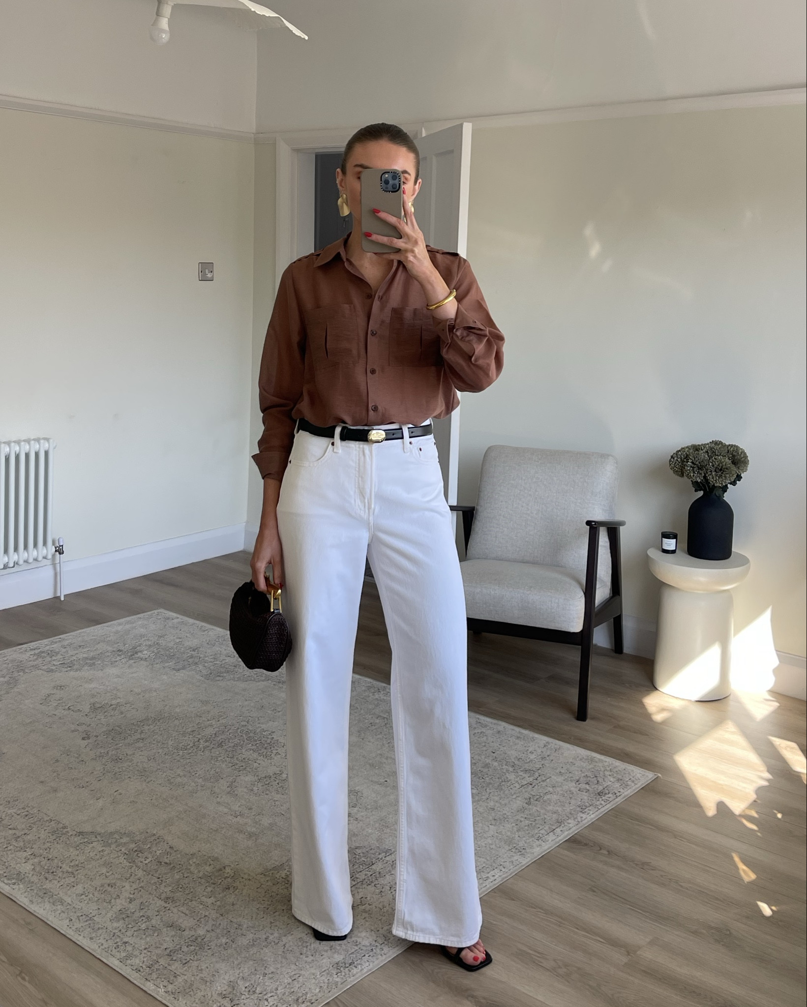 River island new in favourites 
Wearing a size 10 in the shirt
25 Long in the Abercrombie jeans 
Zara bag 


#LTKsummer #LTKuk #LTKspring