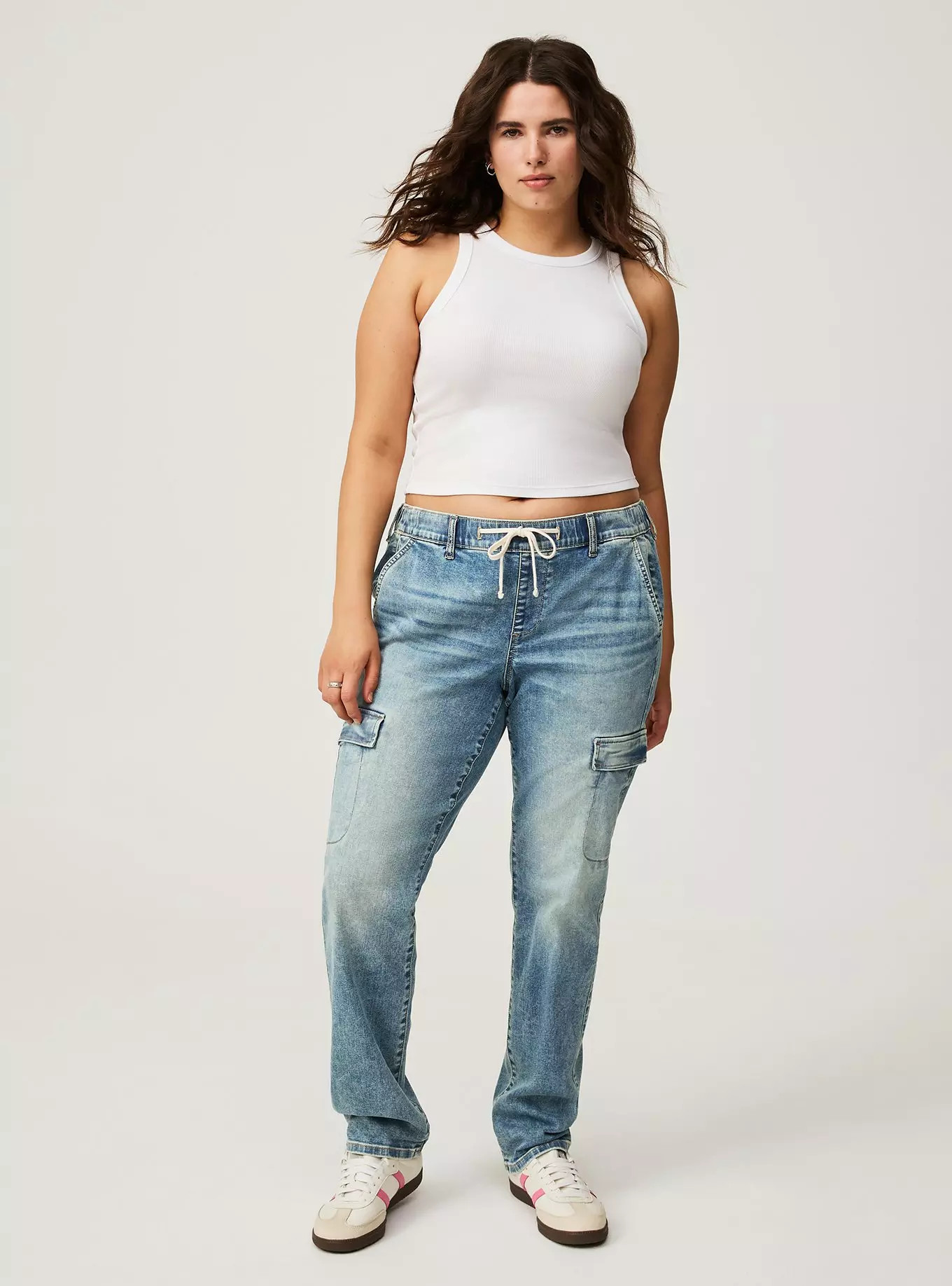 Weekend Boyfriend Mid-Rise Cargo Jean | Torrid (US & Canada)