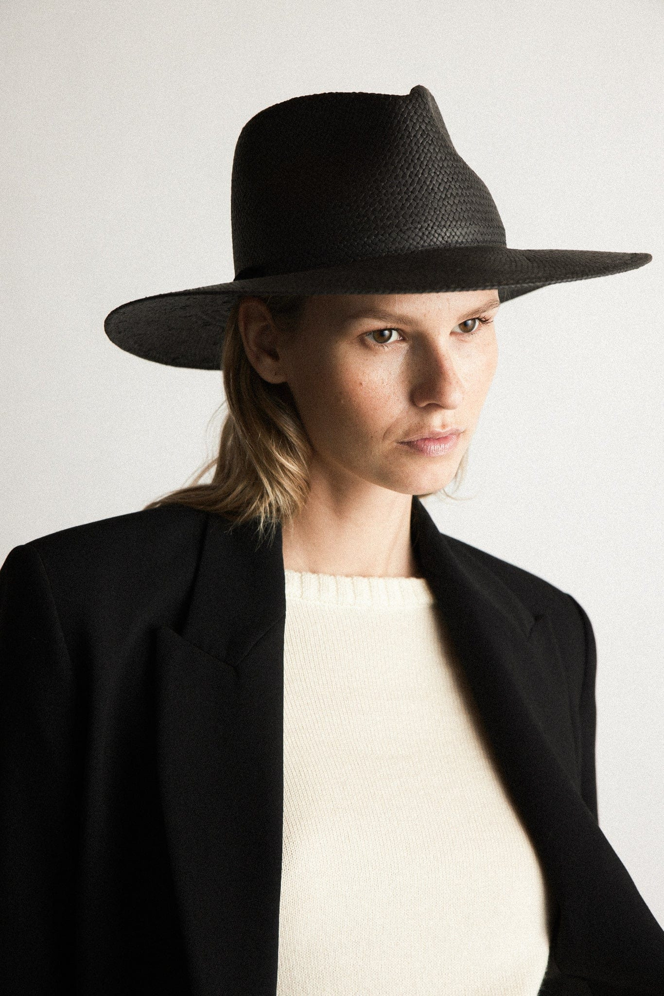 Andy | Janessa Leone