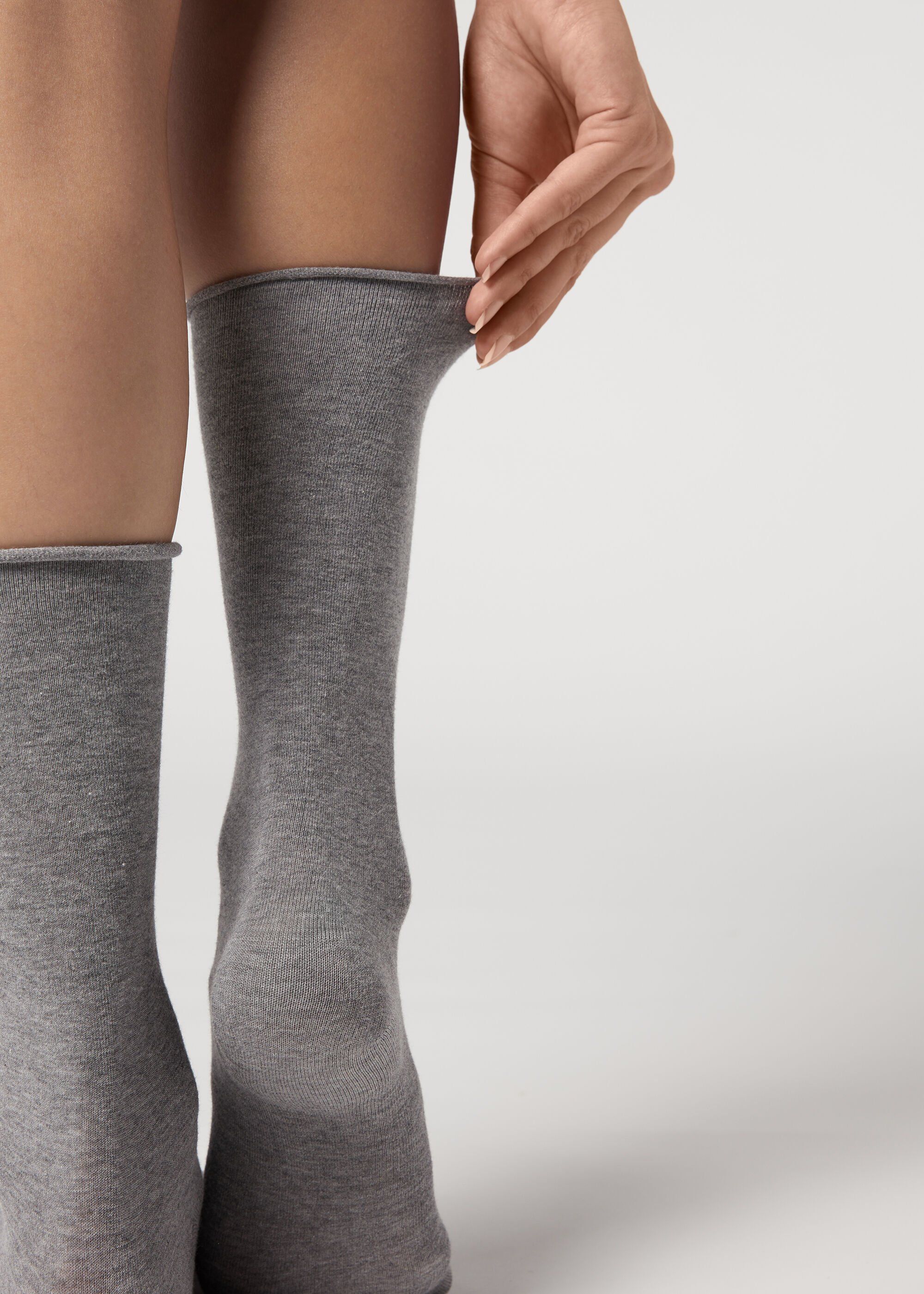 Women’s Smooth Cotton Mid-Calf Socks | Calzedonia US