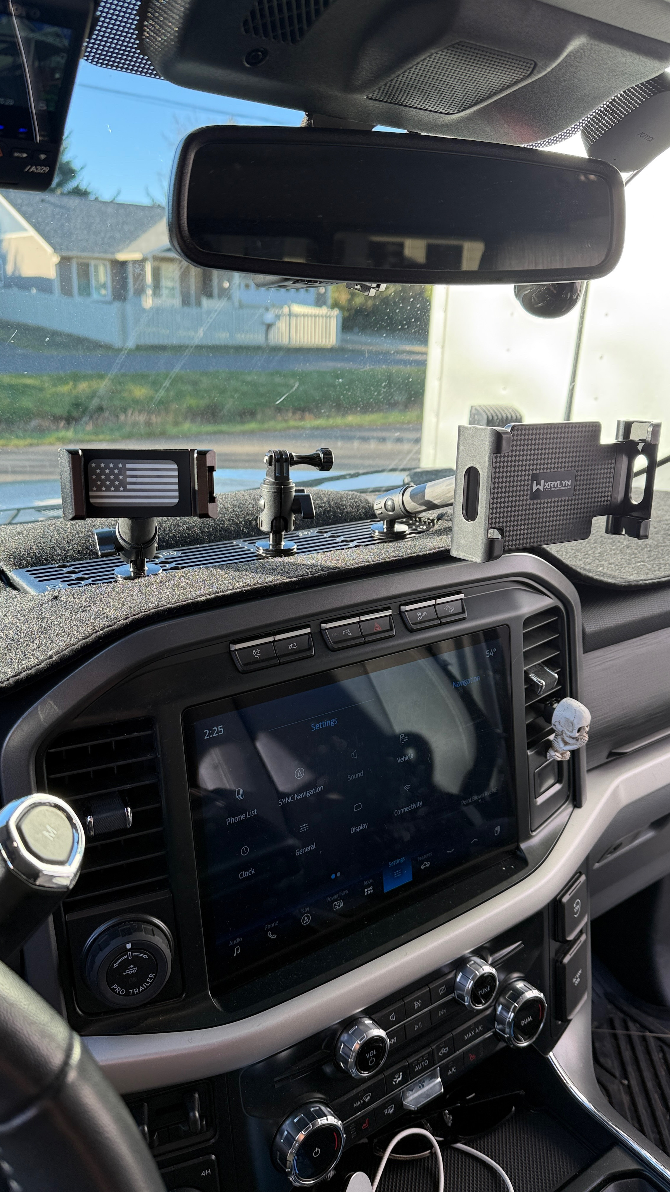 Heavy duty dash mount for F150 2021-2025. Made of metal and allows multiple mounts. #f150 #phonemount #dashmount #f150dashmount

#LTKU