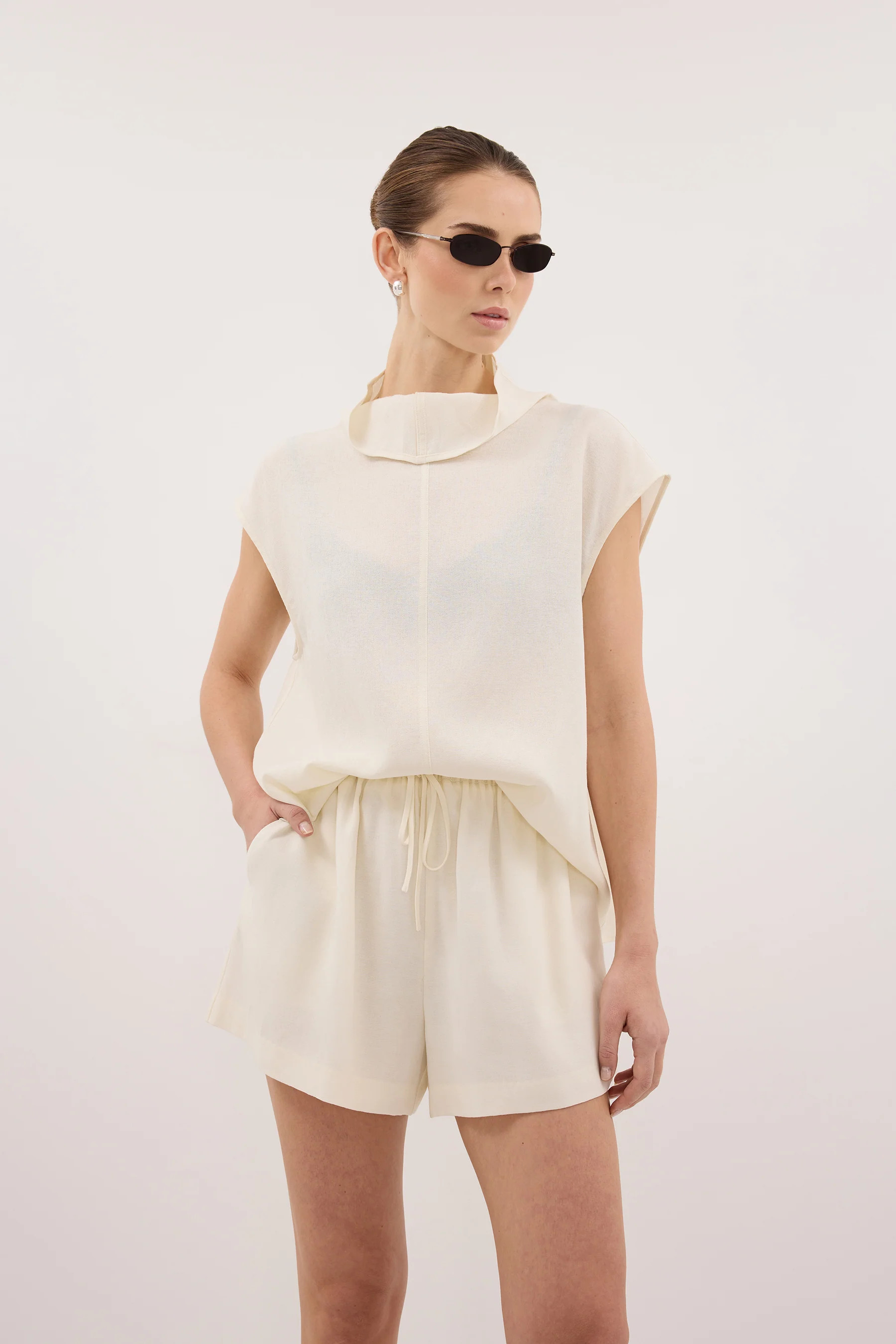 CALIA CREAM DRAWSTRING SHORT | DISSH