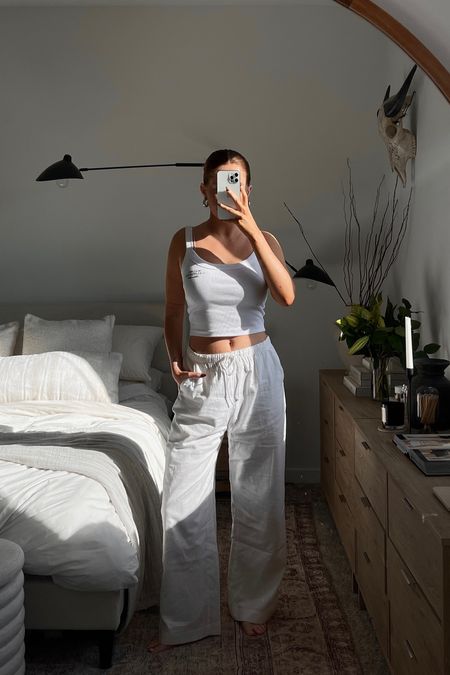 The perfect draw string linen pants for summer — white, size medium from Abercrombie 