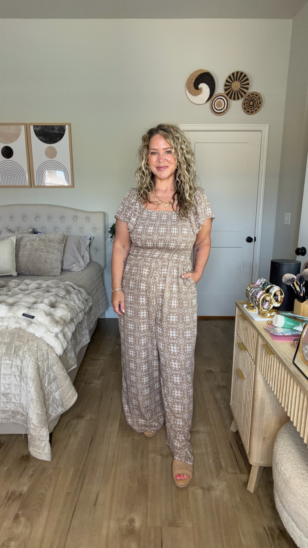 Use code LTK10 to save 10% off (this code stacks)

Wearing a large or 12 in everything. Sadly the yellow jeans are out of stock but I linked the white ones in the same style. If it comes in a short option I always choose that! I’m 5’3   



#LTKMidsize #LTKOver40 #LTKPetite