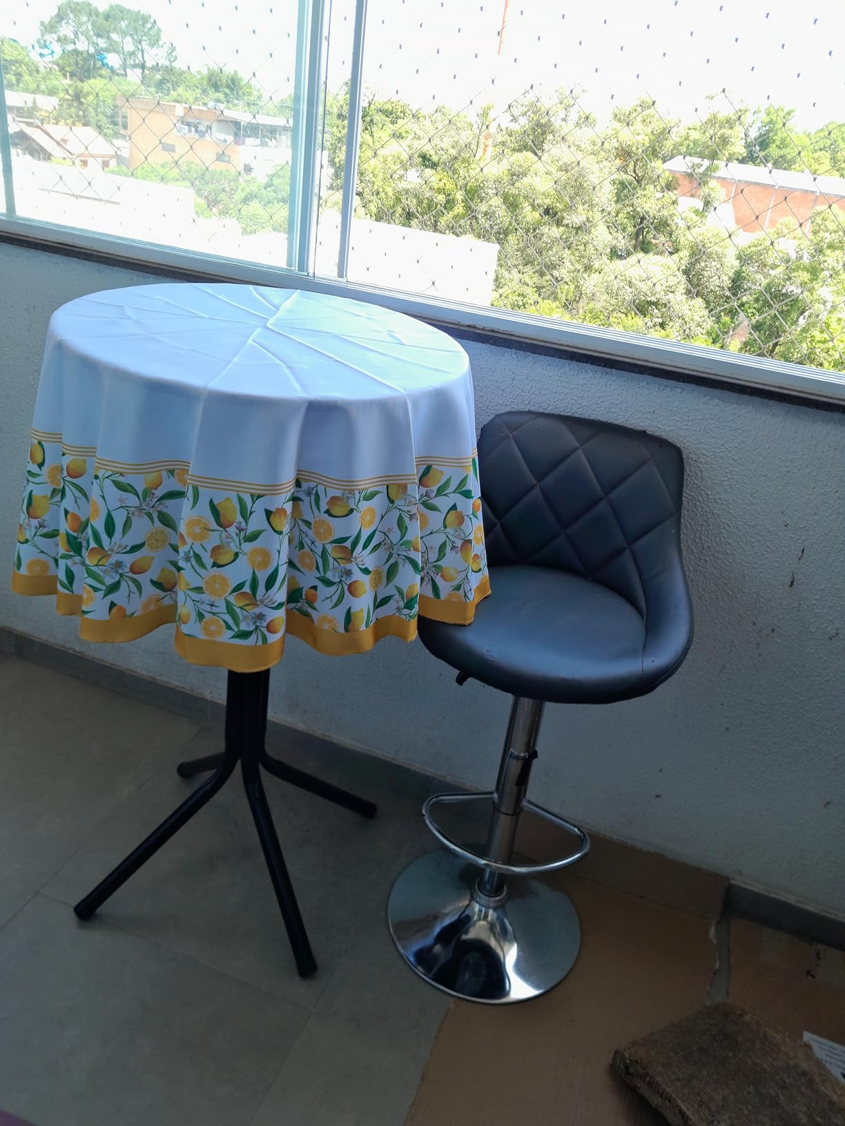 Toalha de Mesa Redonda 1,40 m para 4 Lugares – 100% Poliéster – Estampas Variadas Florais e ... | Amazon (BR)