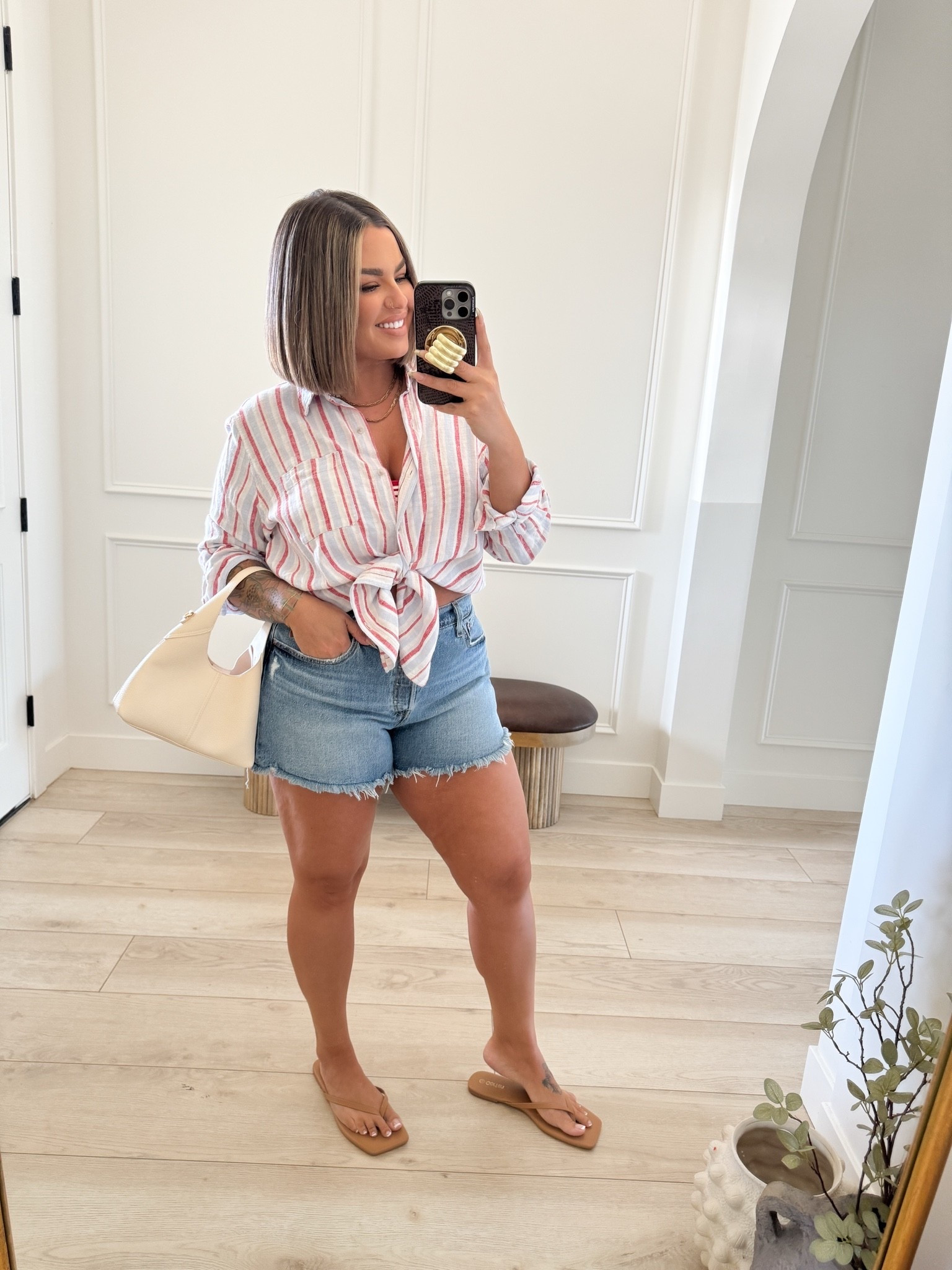 Top xl 
Shorts size up 2 sizes I’m wearing a 33 for relaxed fit
Size up in the sandals