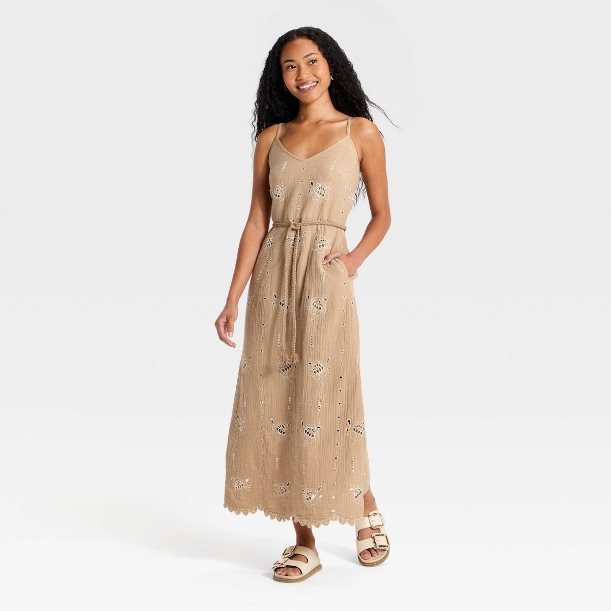 This Target dress has gone viral! Looks $$$ love the rope belt! Perfect for these hot 🥵 summer days ☀️