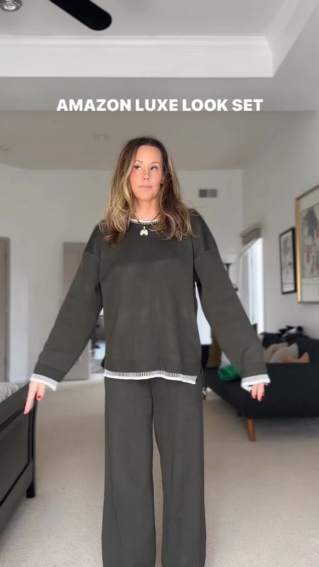 Matching set wearing a size medium! I’m 5’7 for height reference!

Comfy - Pajama - Long Sleeve

#LTKfindsunder100 #LTKSeasonal #LTKstyletip