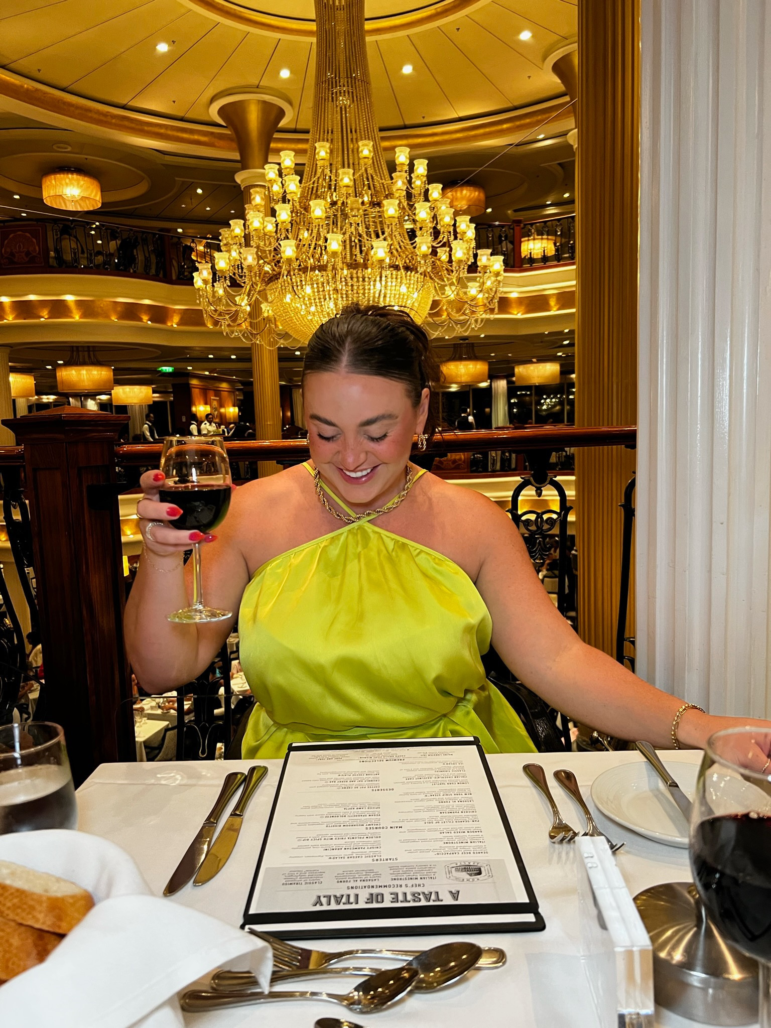 Summer vacation cruise dinner outfit! Would be perfect for a date night! 