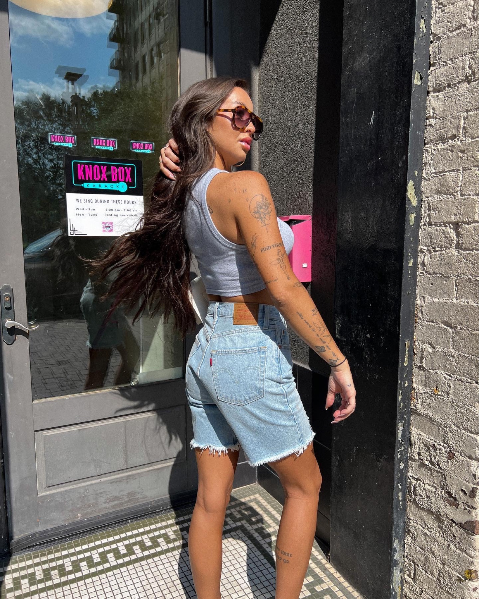 Levi Jorts from Aritzia 🤩 
Size 24 
#jorts #levijeans #jeanshort #summerstyle 