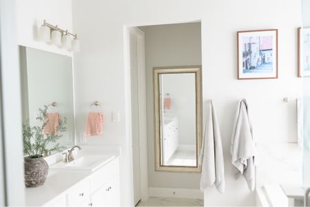 Modern Bathroom Inspo


Modern Home  Home inspo  bathroom  inspo  bathroom essentials  bathtub  wall mirror  hand towel  body towel  wall art

#LTKstyletip #LTKhome